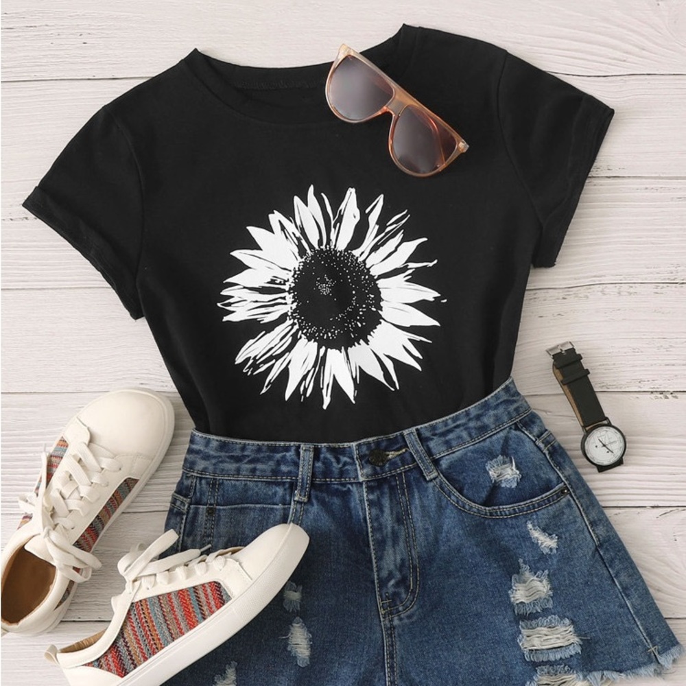 Sunflower Print T-shirt Size Small
